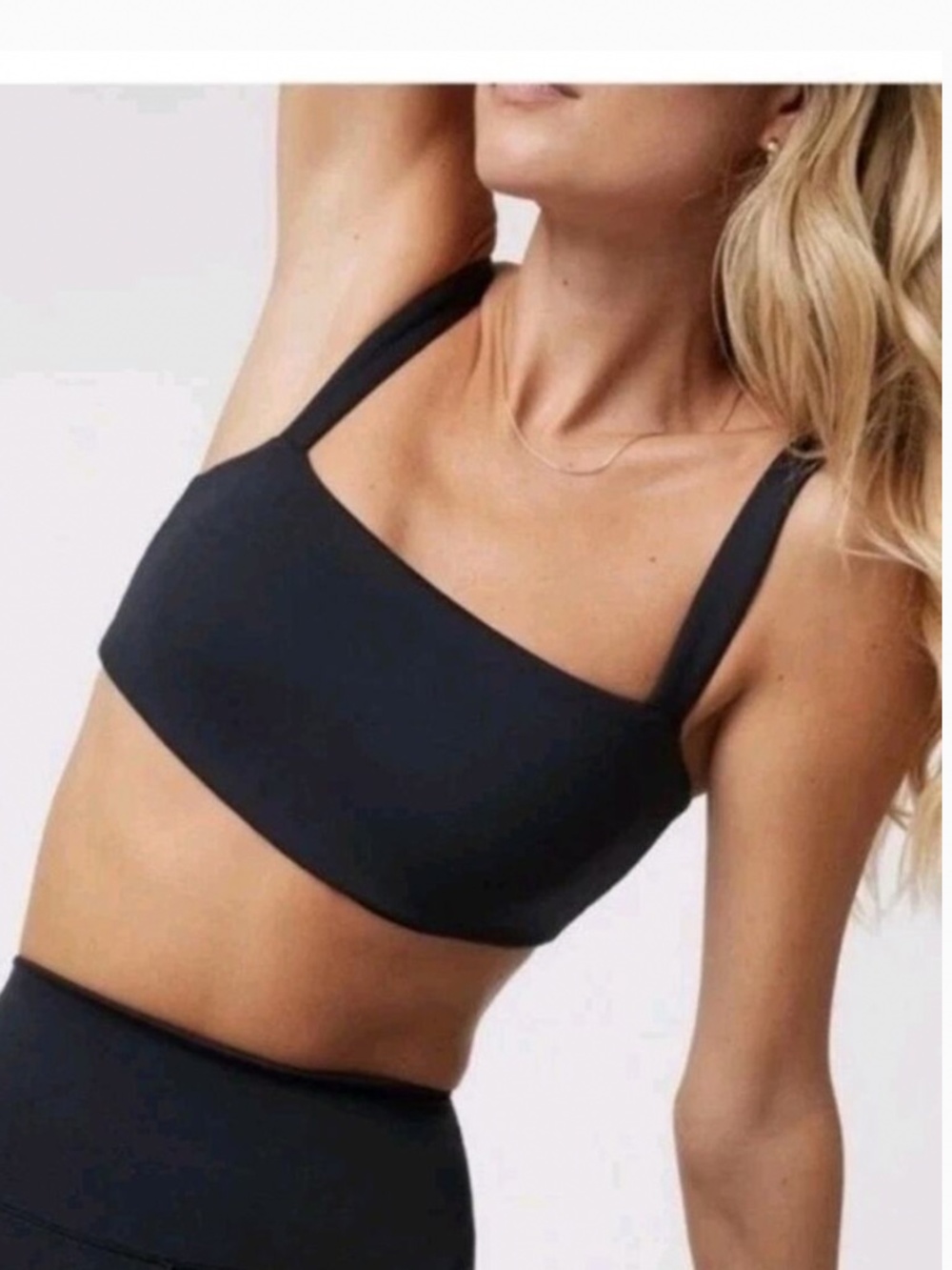 Vuori Black Square-Neck Performance Sports Bra